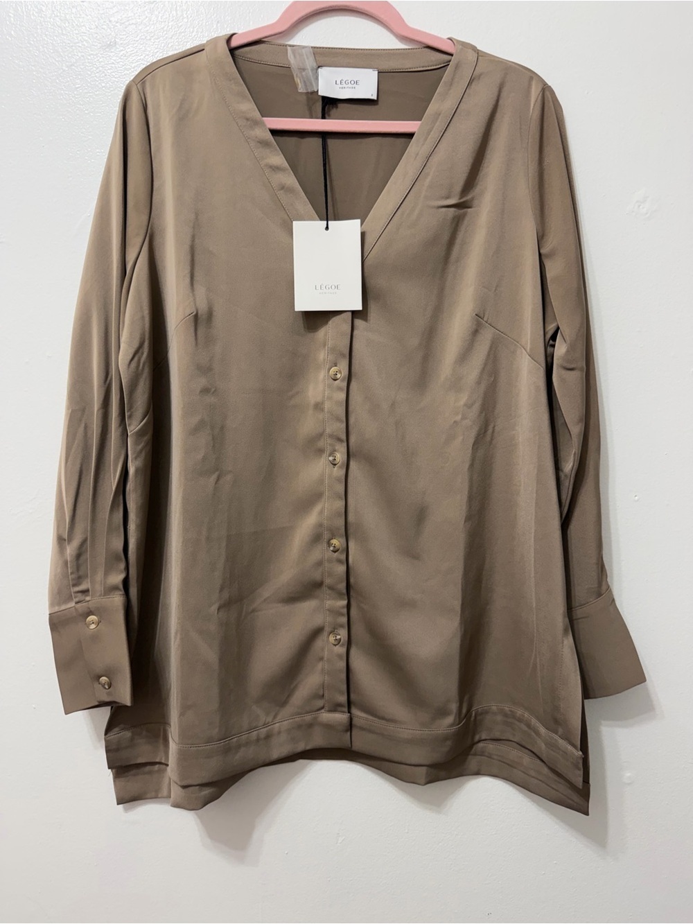 NWT LEGOE HERITAGE Neck Button Front Blouse in Satin Mocha